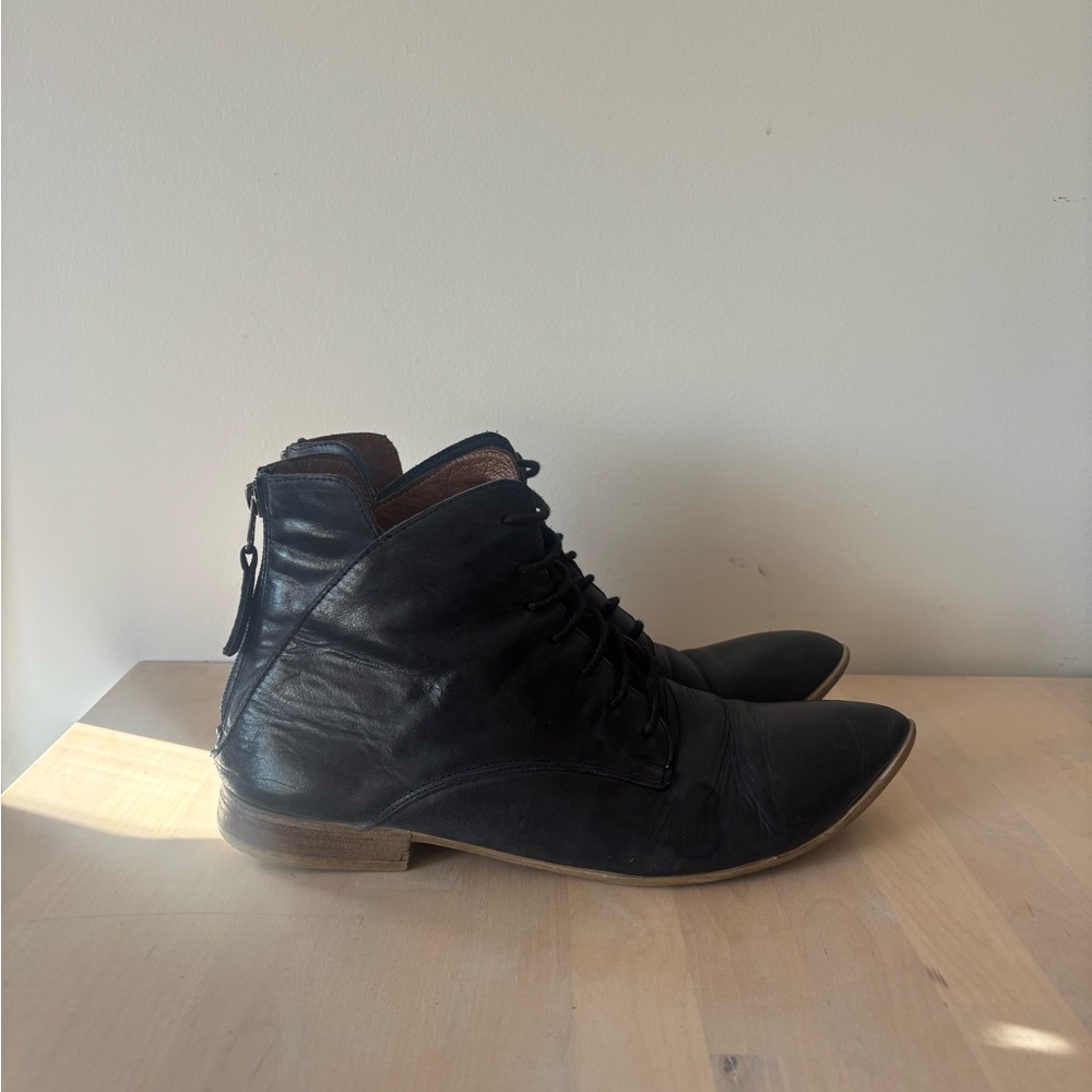Women’s Bueno Navy Leather Boots